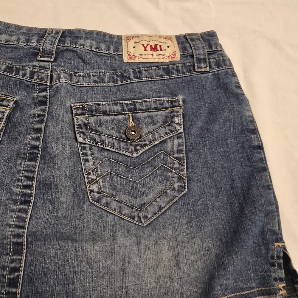 YMI Classic Denim Women's Jeans - Picture 12 of 15